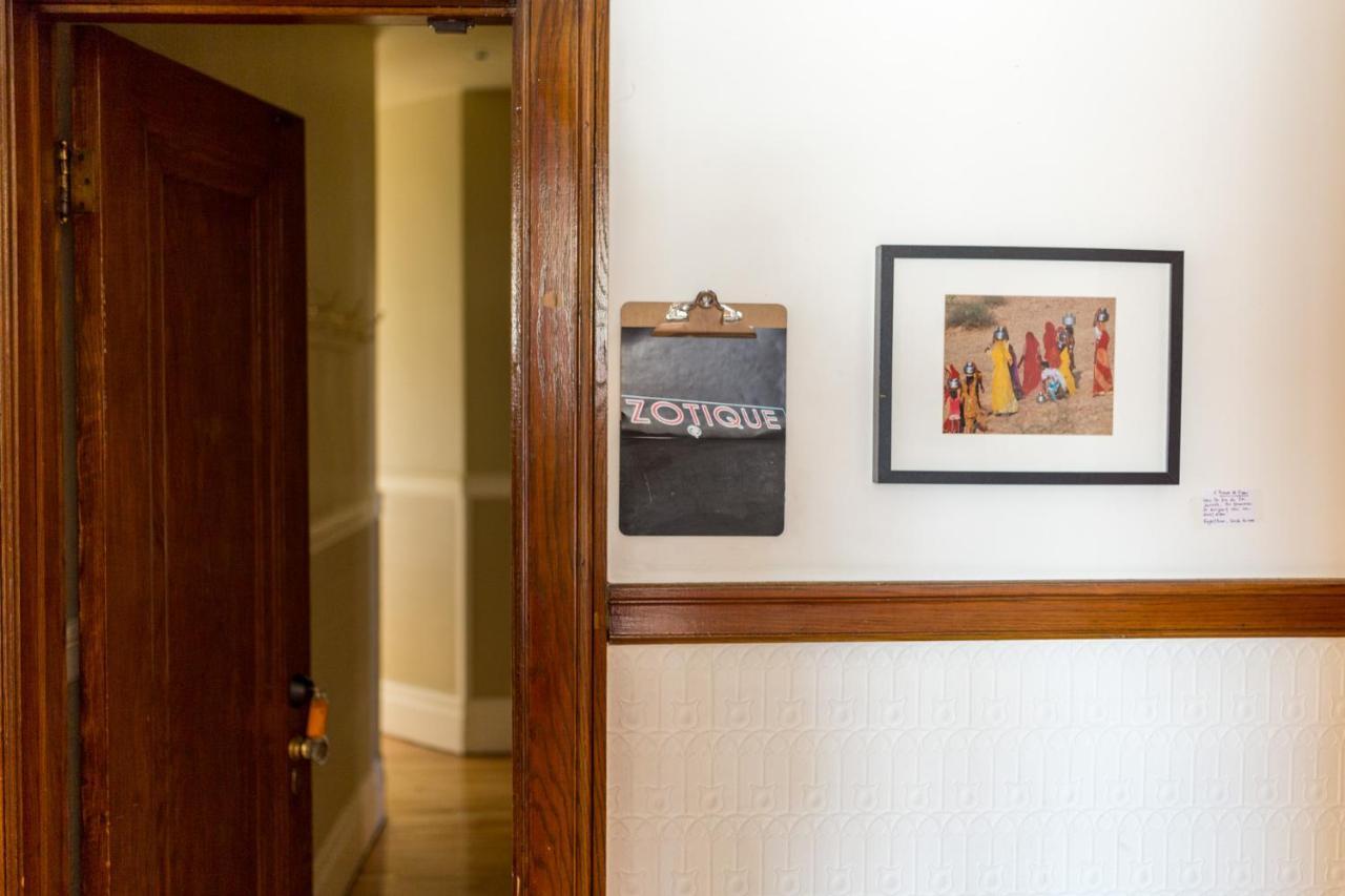 Le 9 Et Demi Bed & Breakfast มอนทรีอัล ภายนอก รูปภาพ