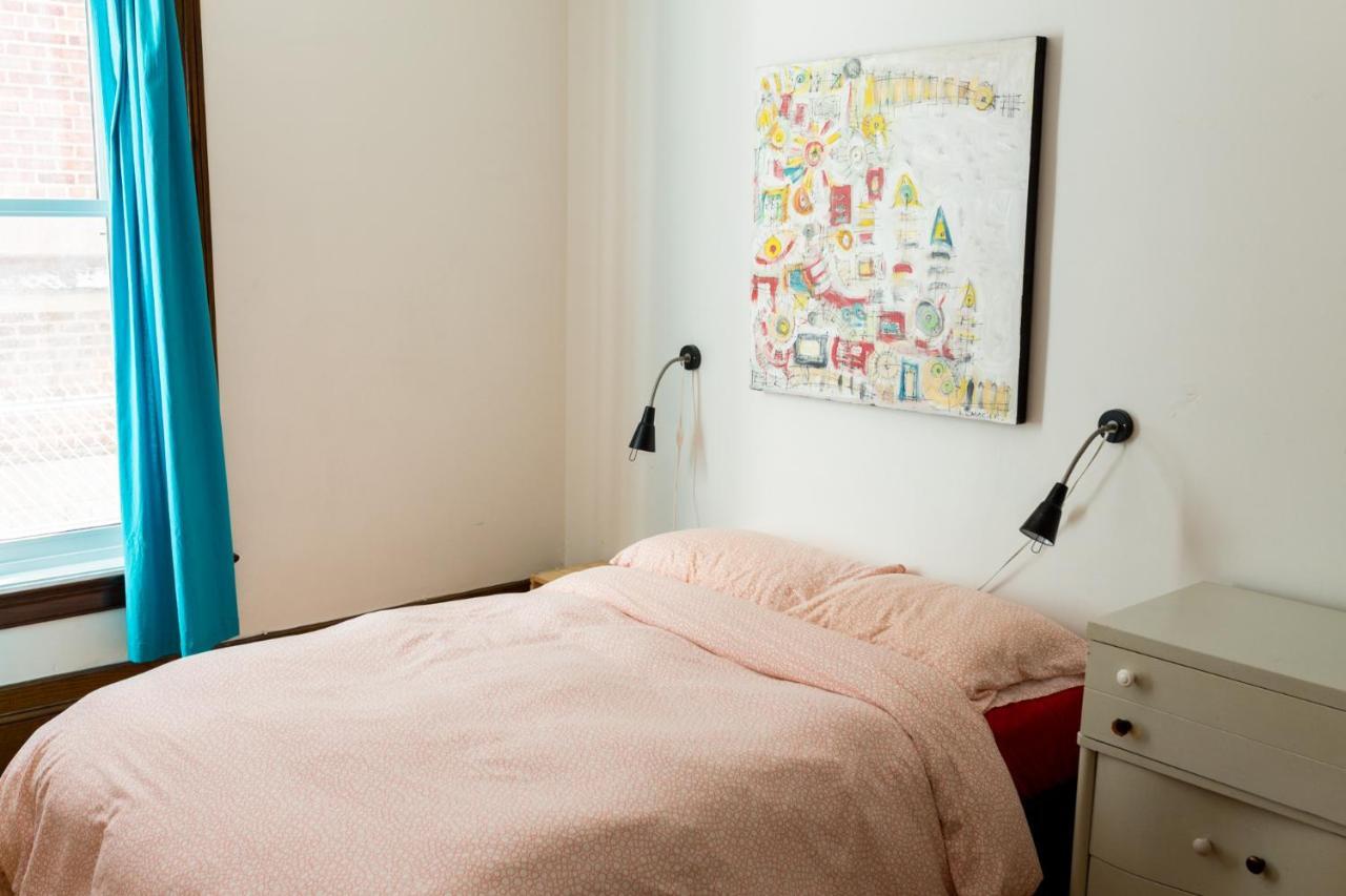 Le 9 Et Demi Bed & Breakfast มอนทรีอัล ภายนอก รูปภาพ